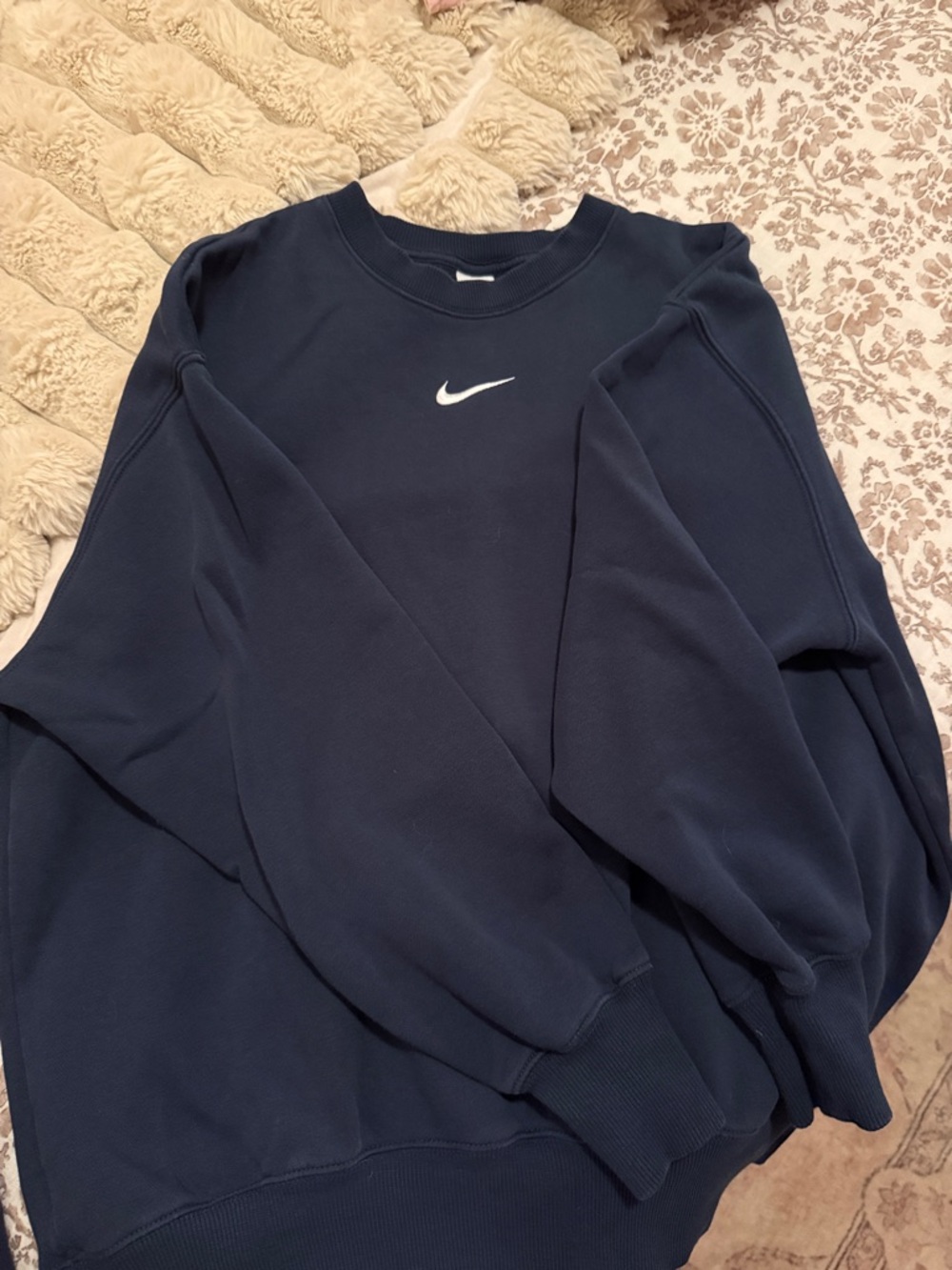 Nike Women’s Sportswear Phoenix Fleece Oversized Crew-Neck Sweatshirt